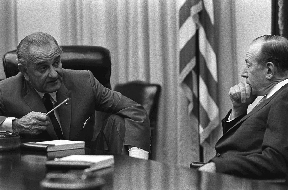 President Lyndon B. Johnson and Abe Fortas. Via https://de.wikipedia.org/wiki/Abe_Fortas#/media/File:LBJ_and_Abe_Fortas.jpg