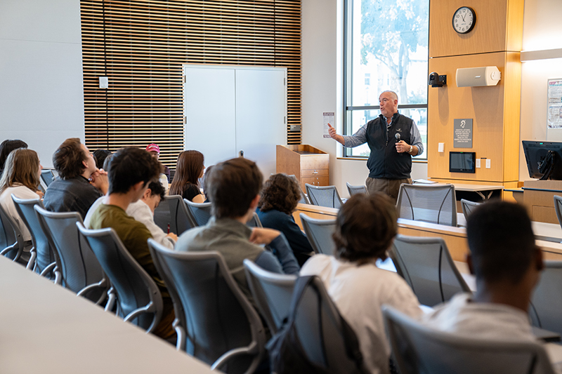 Professor Charles Gillingham addressing students from Lincoln High School's Mock Trial Team, and their coaches at Santa Clara Law's Street Law Panel