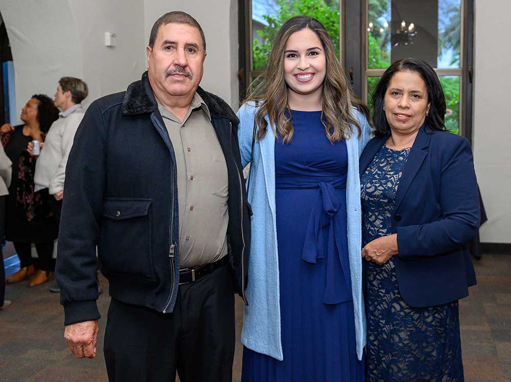 Maricela Lopez-Zavala '19 JD with her parents
